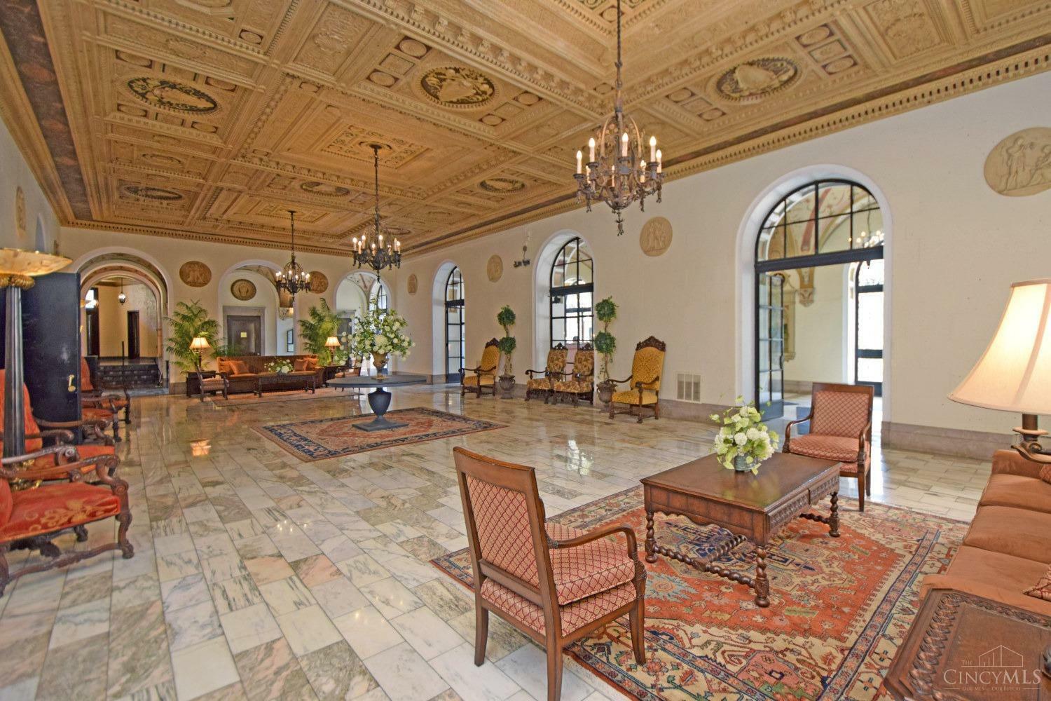 Property Photo: 3900 Rose Hill Avenue OH 45229