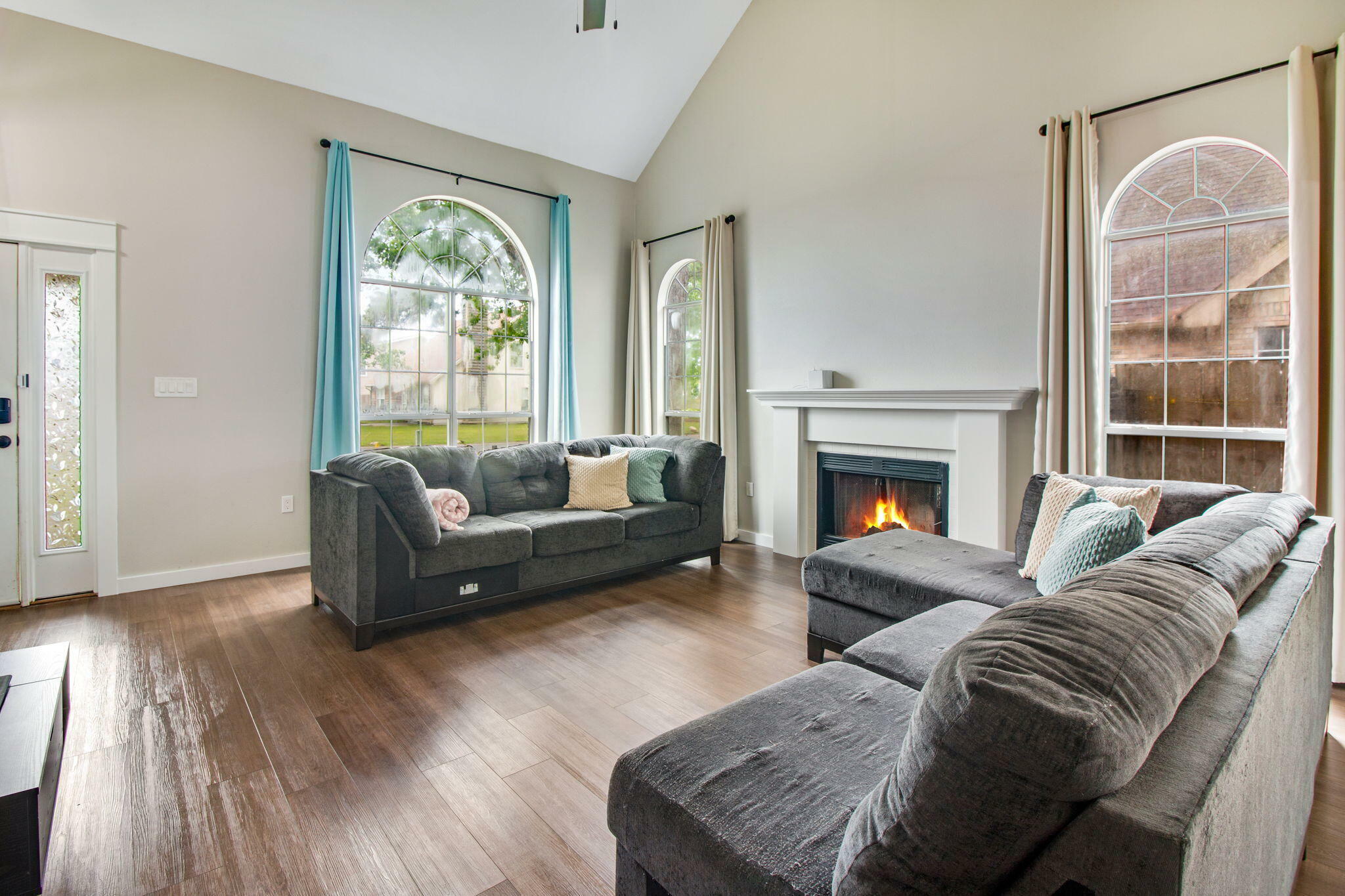 Property Photo: 1763 Guildford Court FL 32547