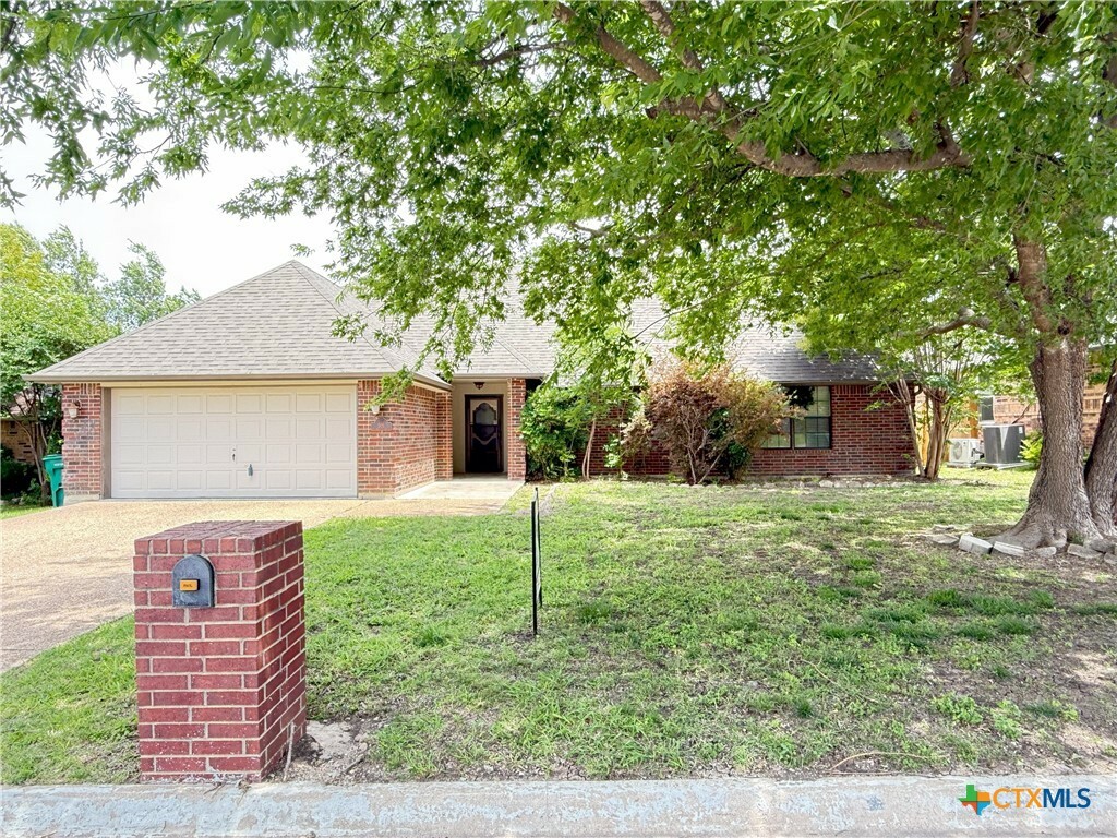 Property Photo: 505 Sun Meadows Drive TX 76548