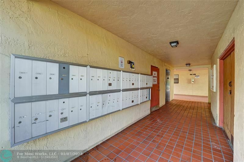 Property Photo: 3252 Foxcroft Rd 109 FL 33025