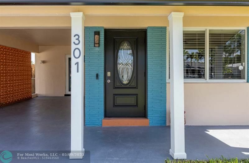 Property Photo: 301 NE 48th Ct FL 33334
