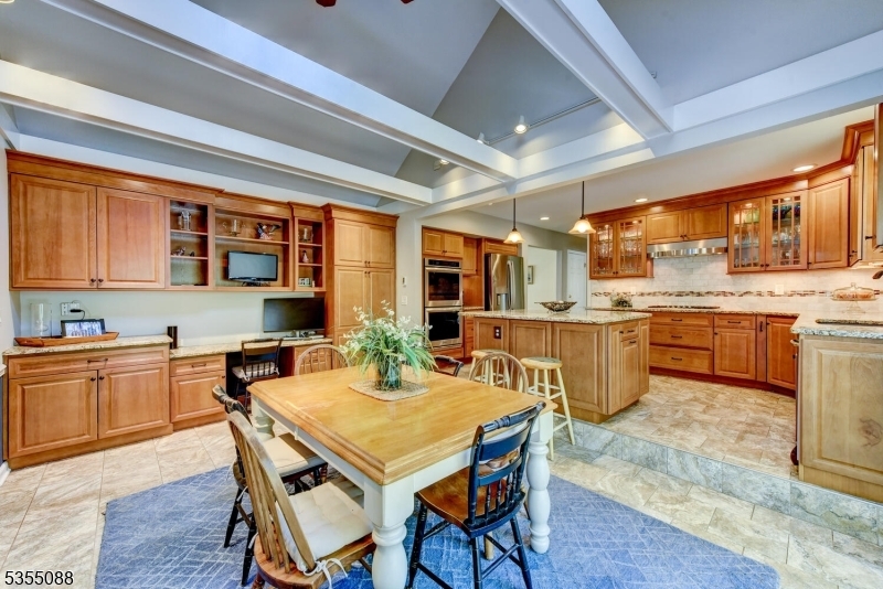 Property Photo: 17 Edgewood Rd NJ 08853