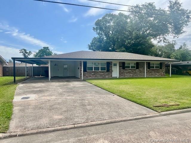Property Photo: 4427 Oaklawn Drive LA 70605