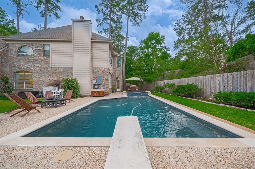 Property Photo: 72 N York Gate Court TX 77382