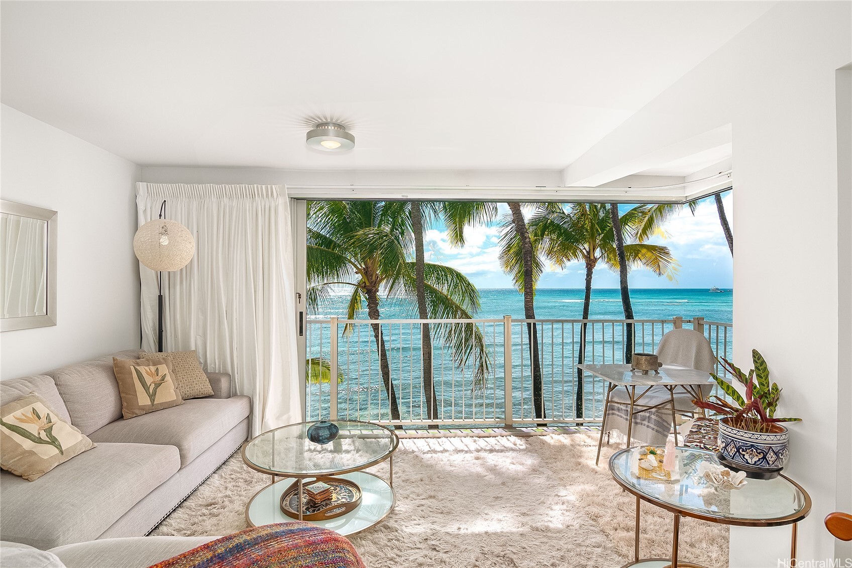 Property Photo: 3015 Kalakaua Avenue 402 HI 96815