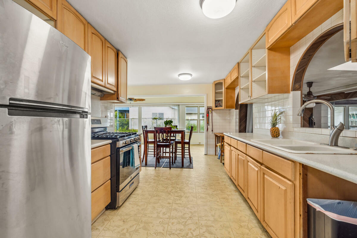 Property Photo: 242 Koili Ln HI 96746