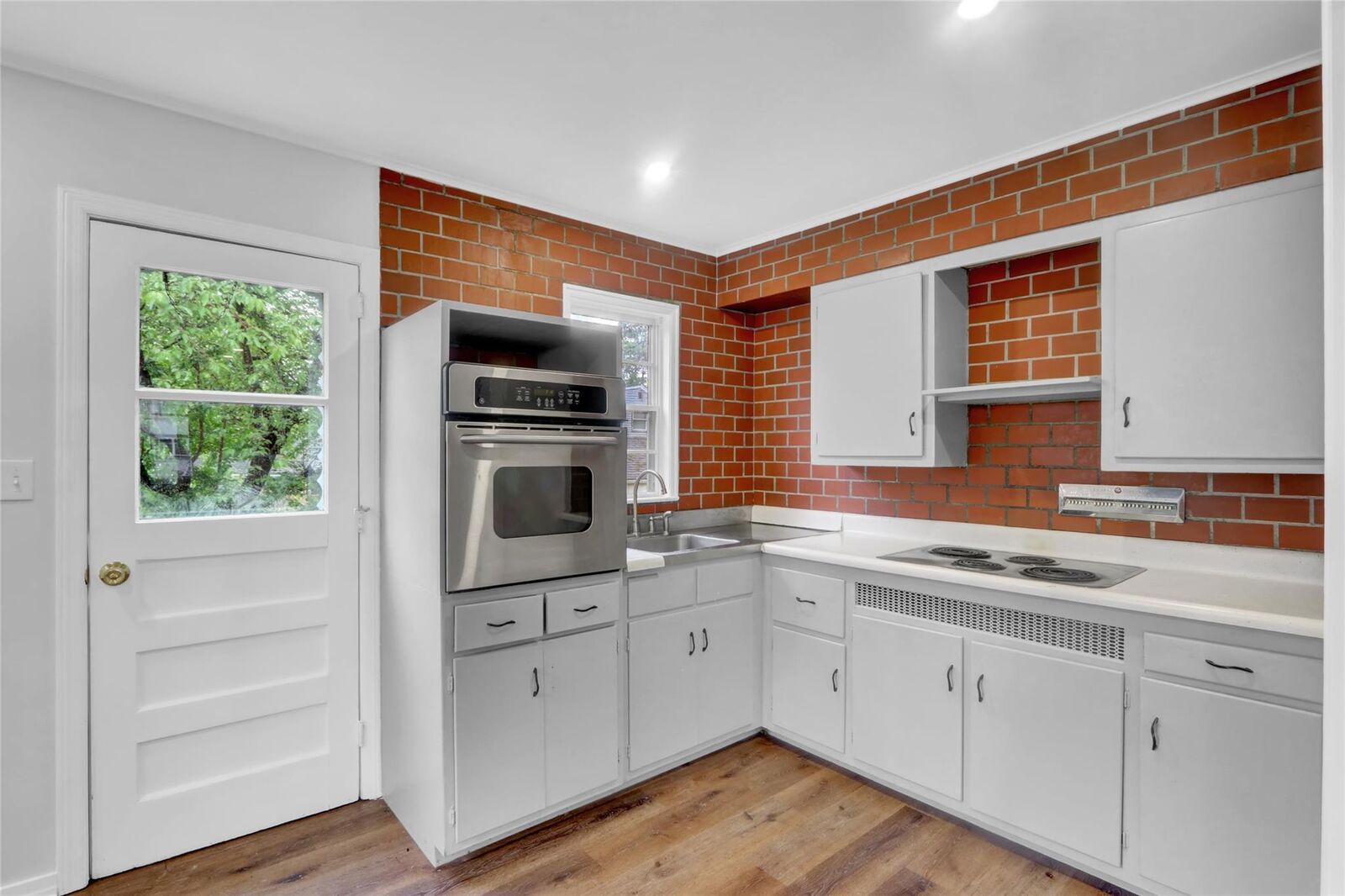 Property Photo:  30 Inwood Road  NY 11542 