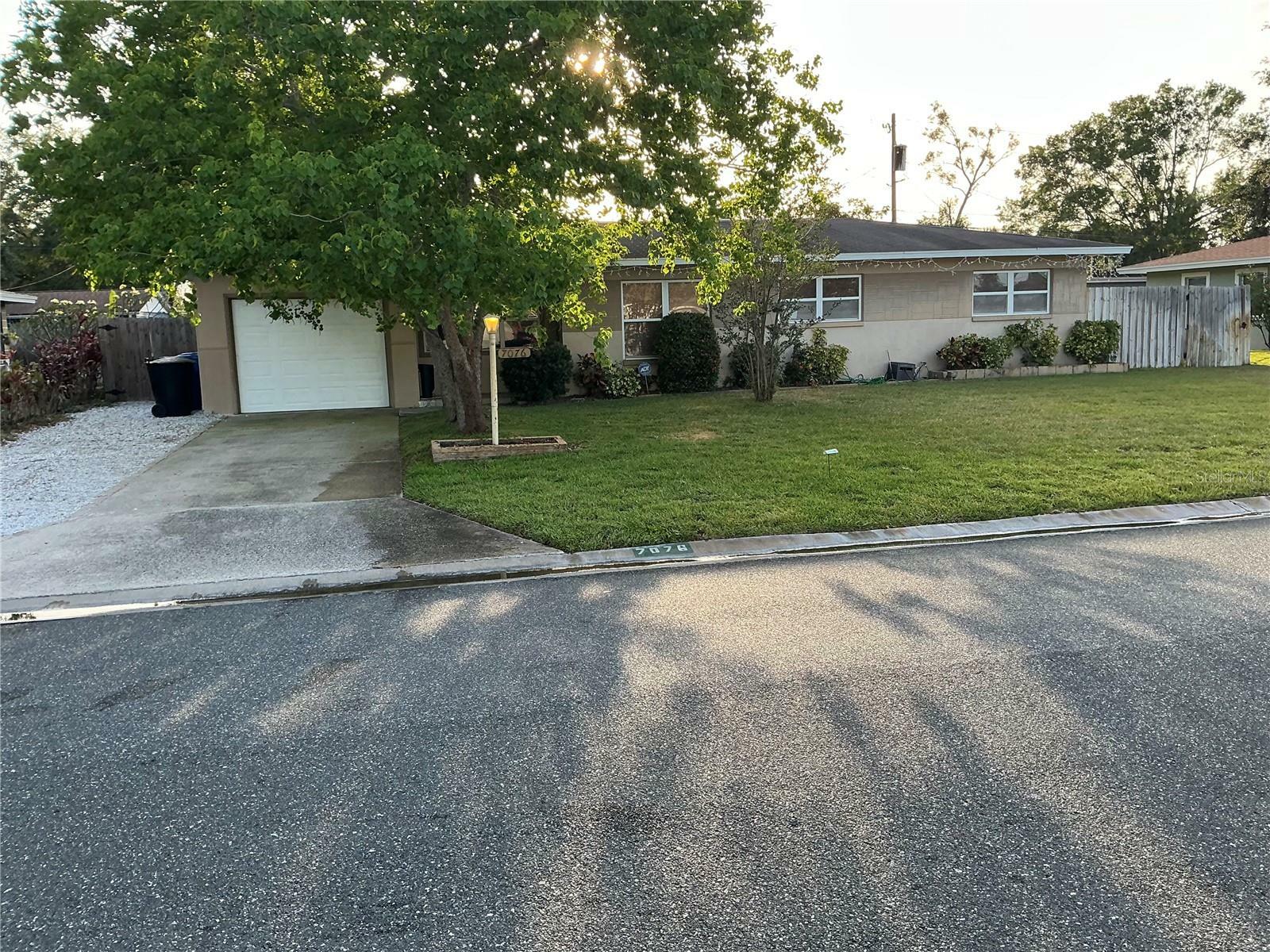 Property Photo: 7076 17th Street N FL 33702