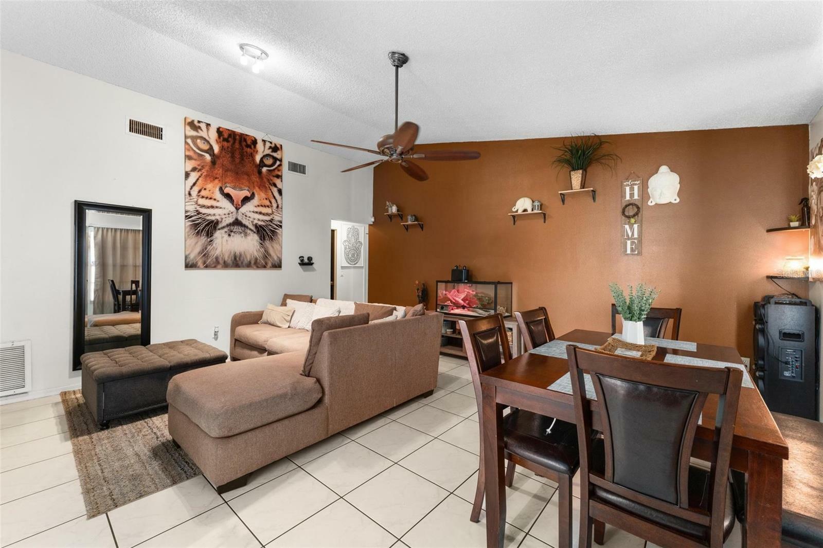 Property Photo: 9911 Dean Cove Lane FL 32825