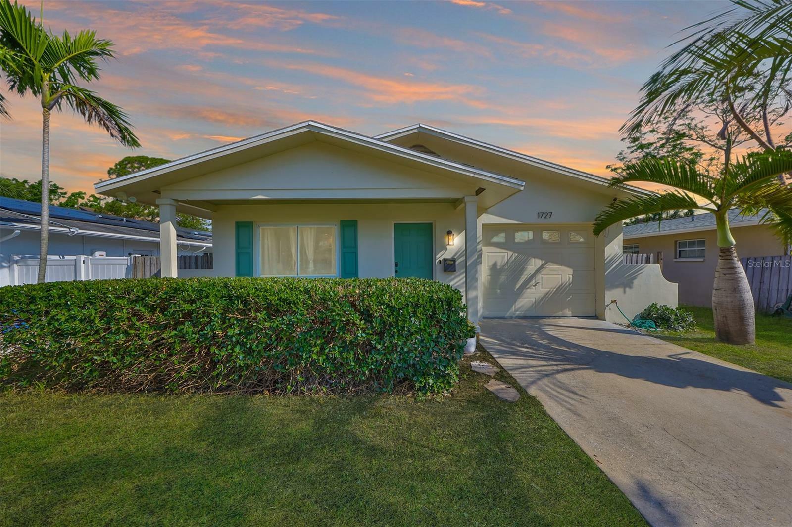 1727 New Hampshire Avenue NE  St Petersburg FL 33703 photo