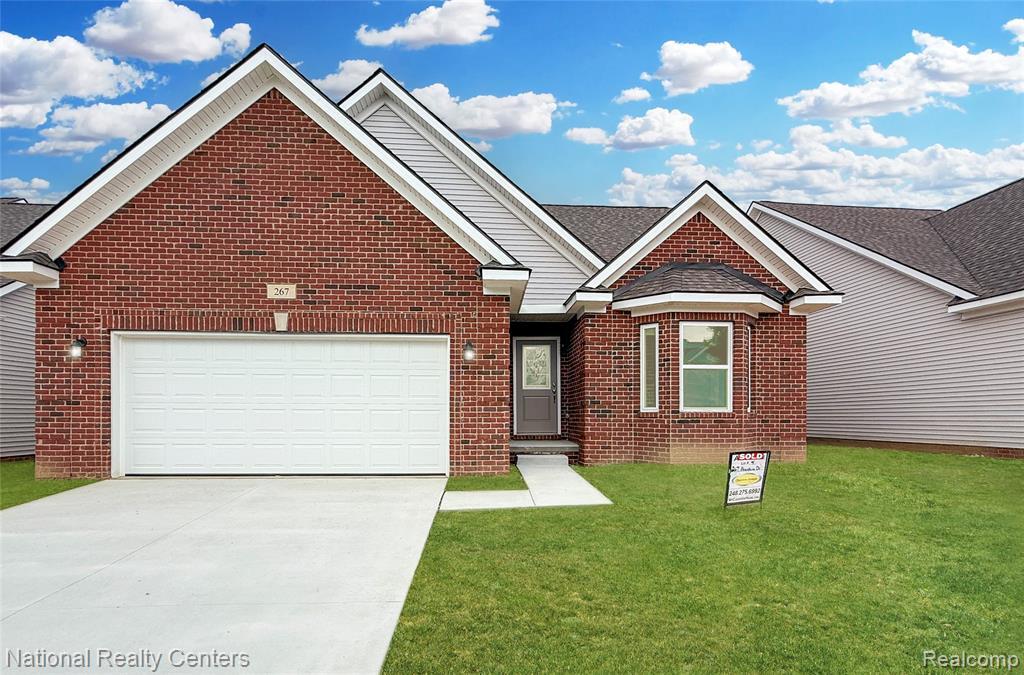 305 Devonshire Drive 8  Lapeer MI 48446 4798 photo