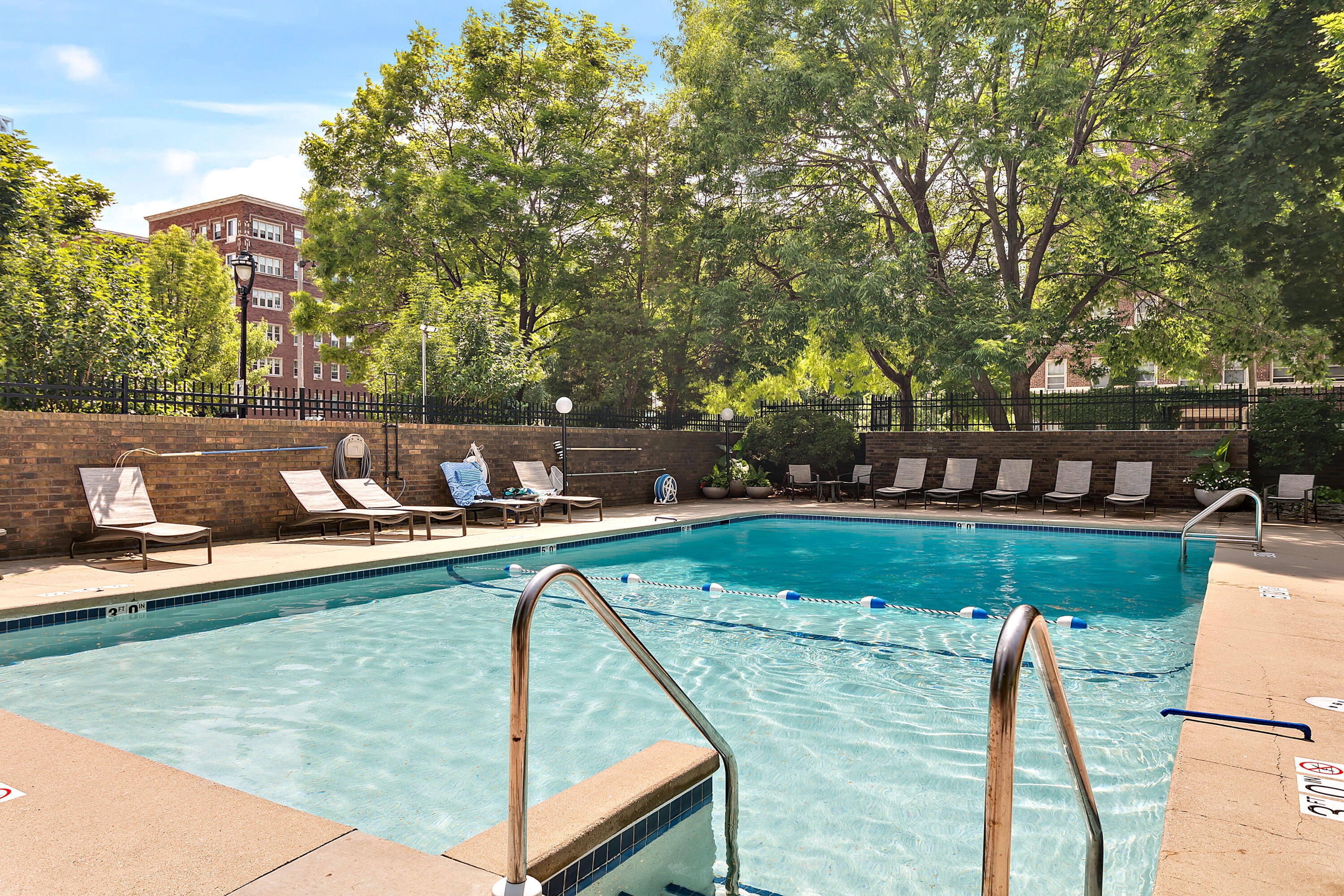 Property Photo: 929 N Astor St 2608 WI 53202