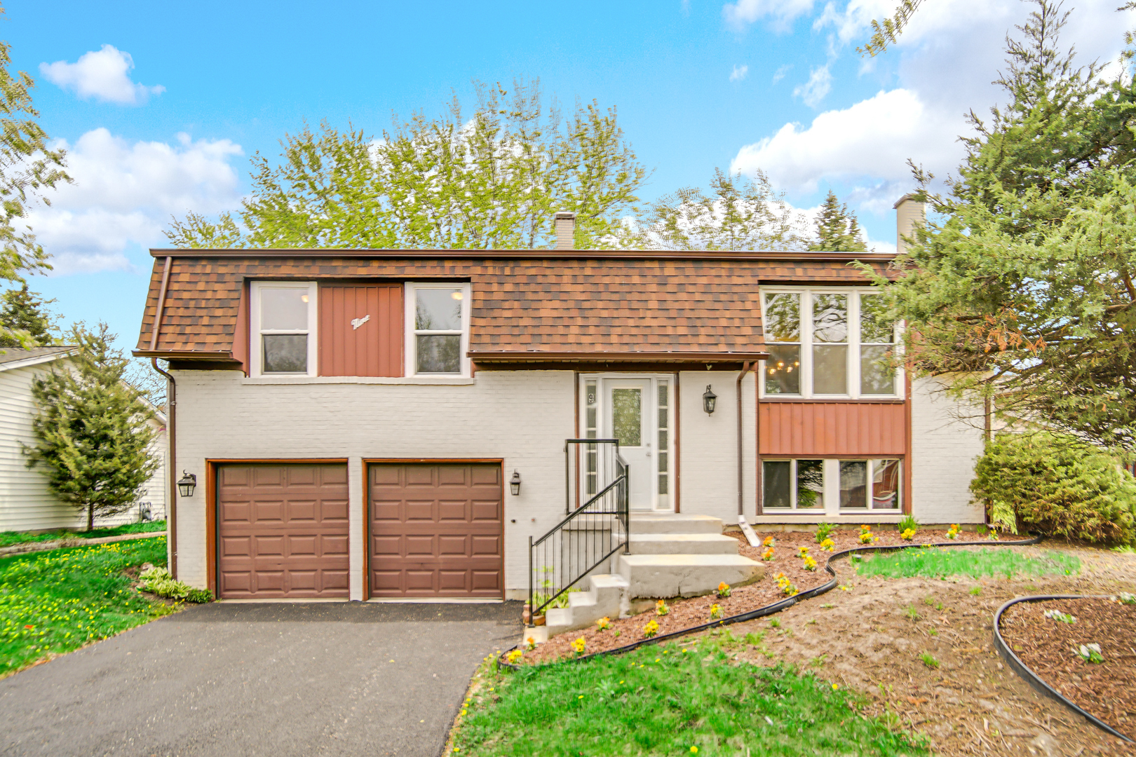 Property Photo: 9 Shilling Court IL 60440