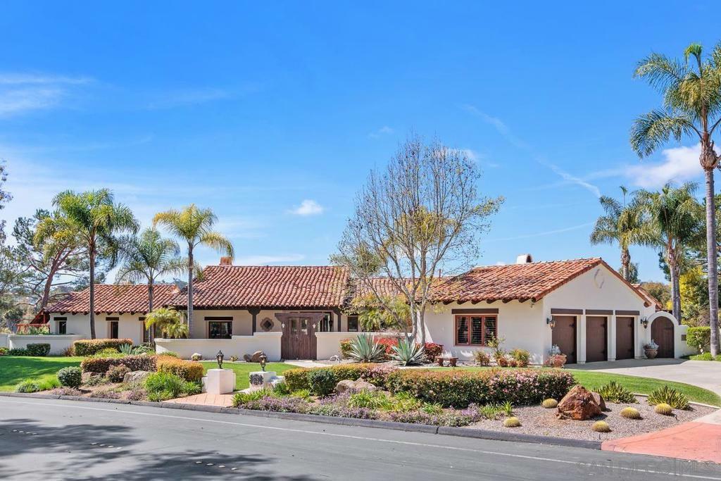 Property Photo: 528 Flores De Oro CA 92067