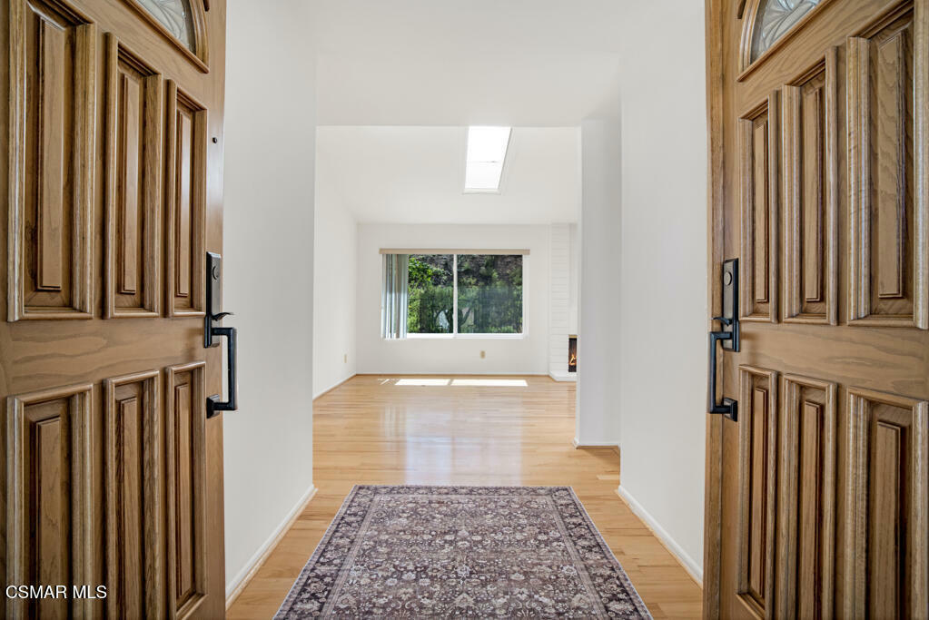Property Photo:  1443 Briarglen Avenue  CA 91361 