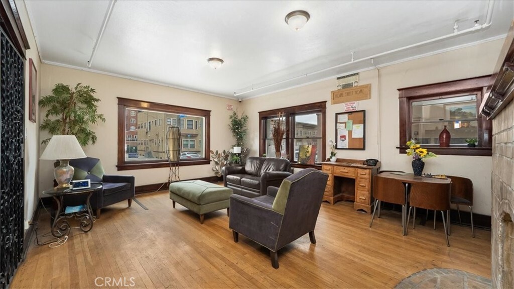 Property Photo: 323 W 4th Street 201 CA 90802