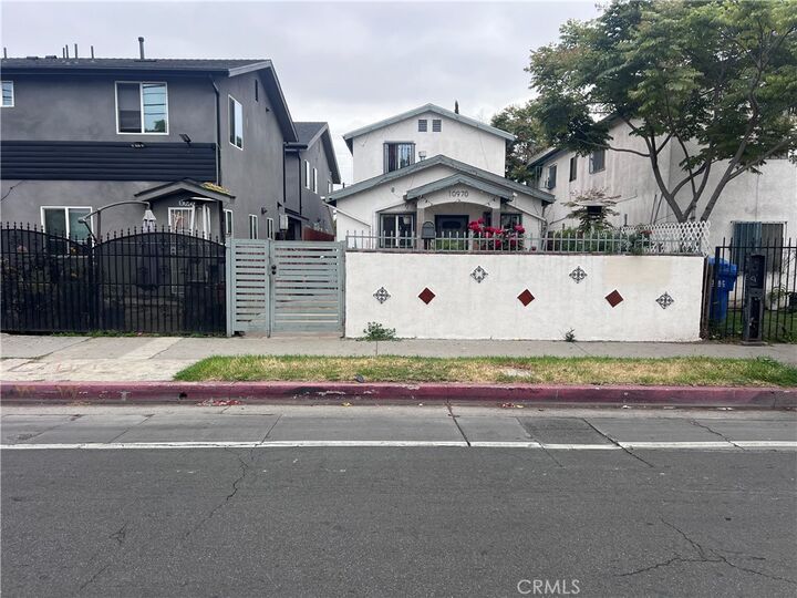 Property Photo:  10970 Avalon Boulevard  CA 90061 