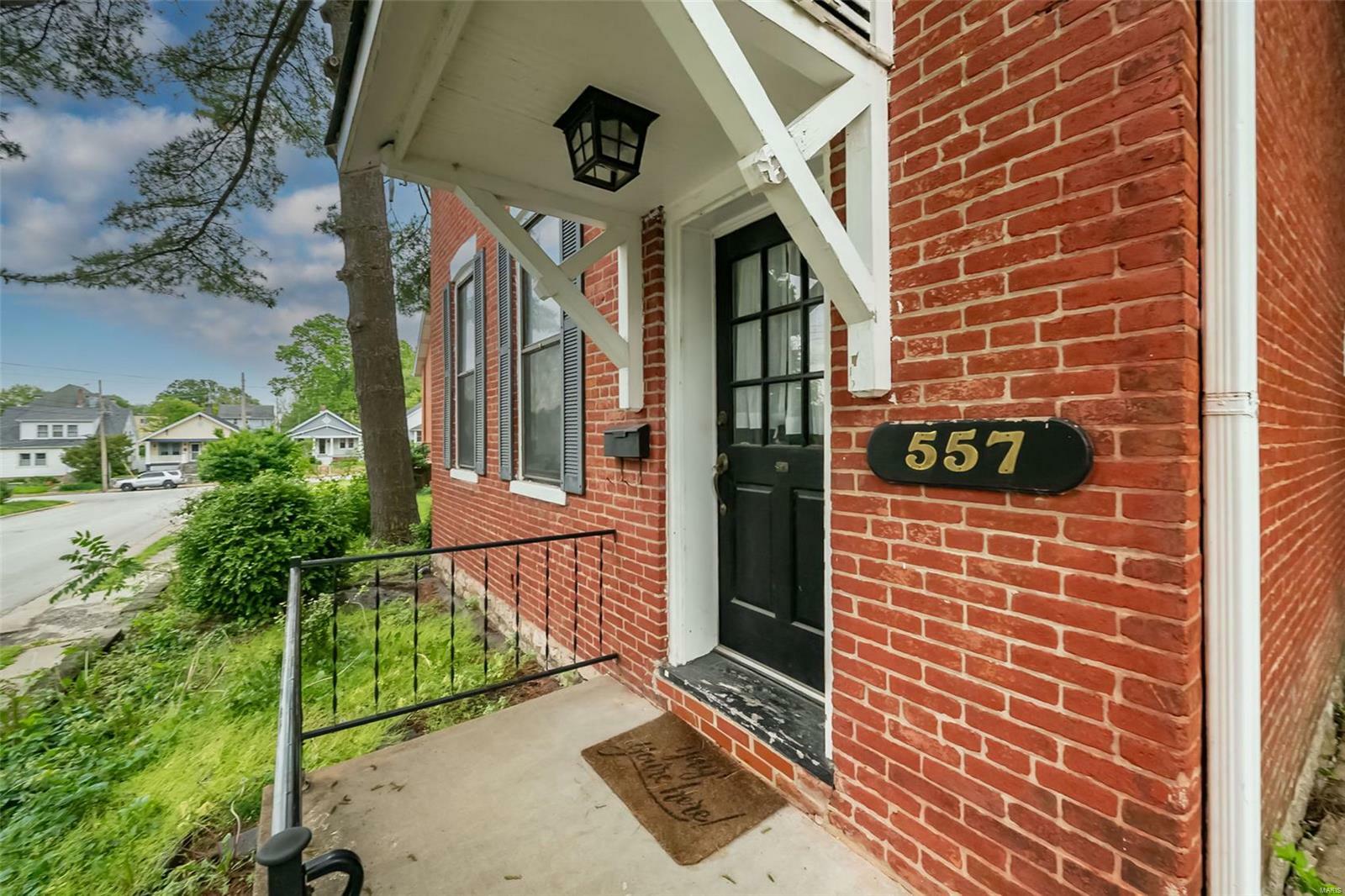 Property Photo: 557 Washington Street MO 63301