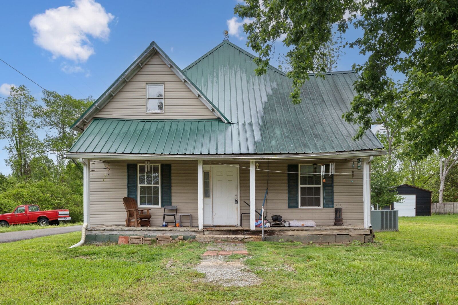 Property Photo: 512 W High St TN 37355