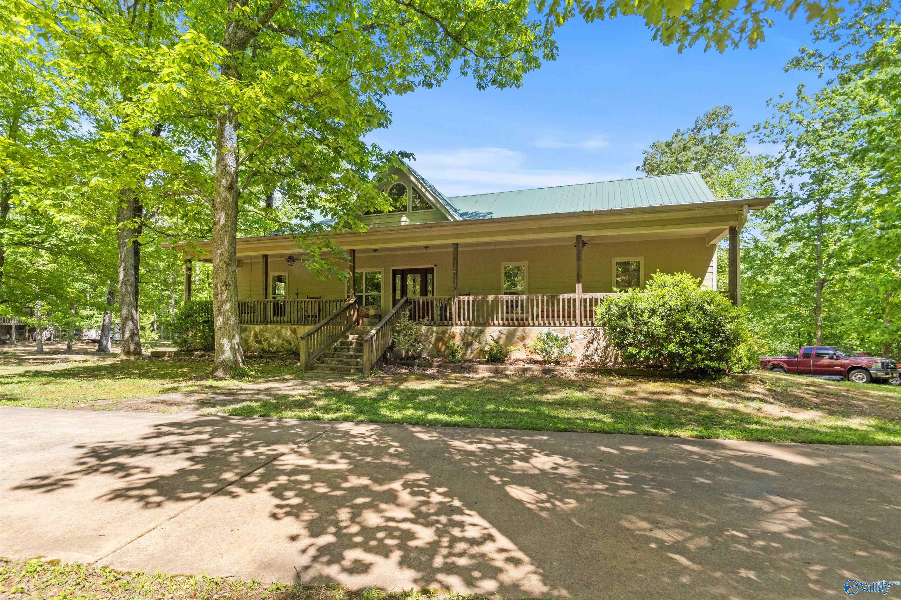 Property Photo: 170 Myers Drive AL 35748