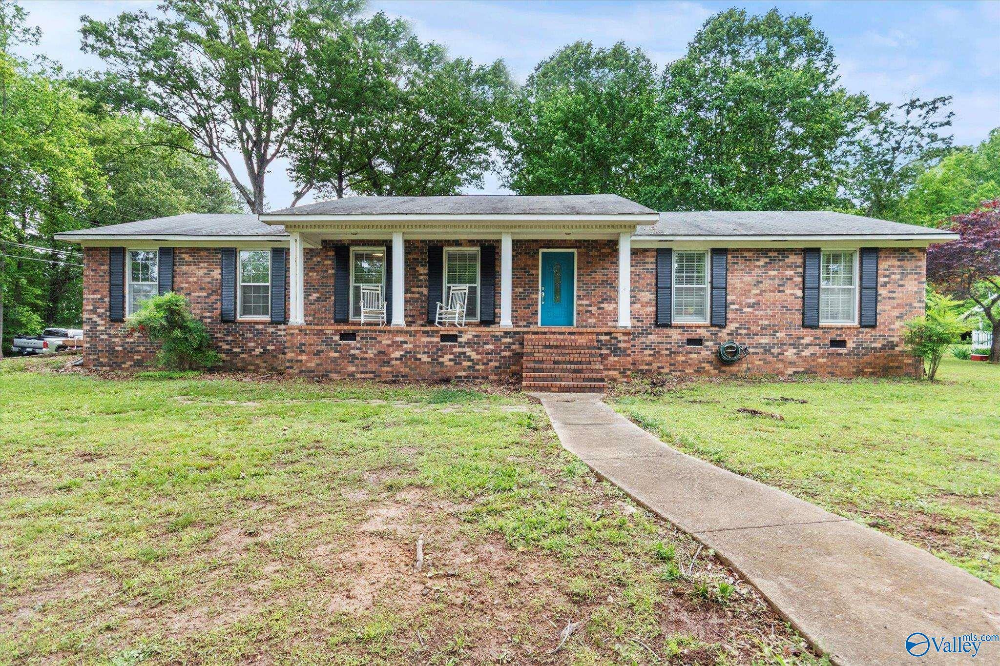 Property Photo: 100 Cumberland Circle AL 35769