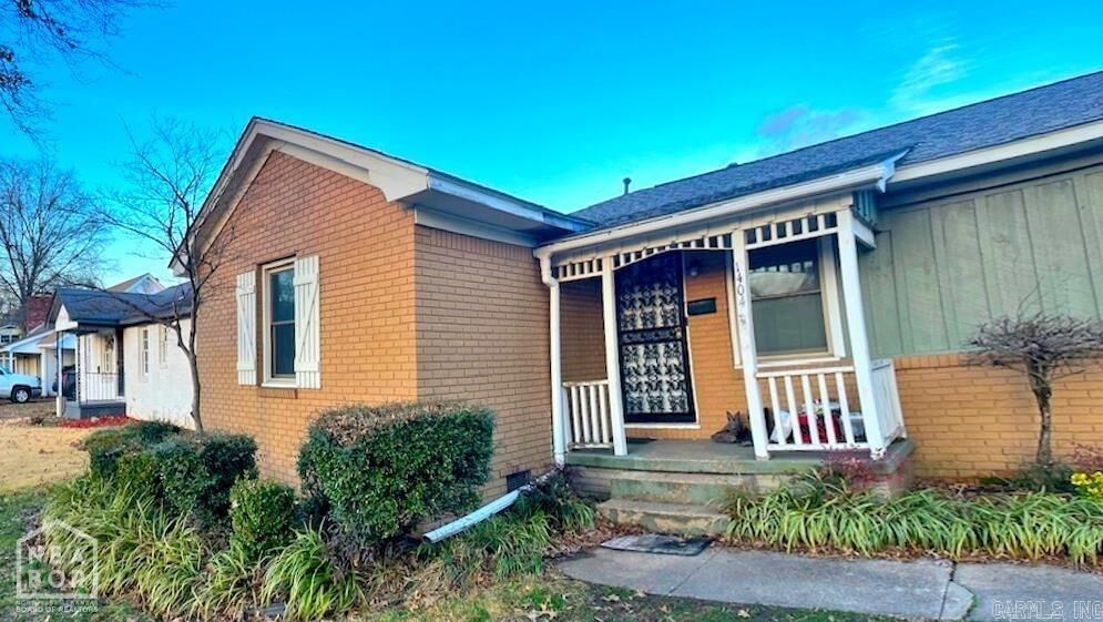 Property Photo:  1404 N Broadway Street  AR 72315 