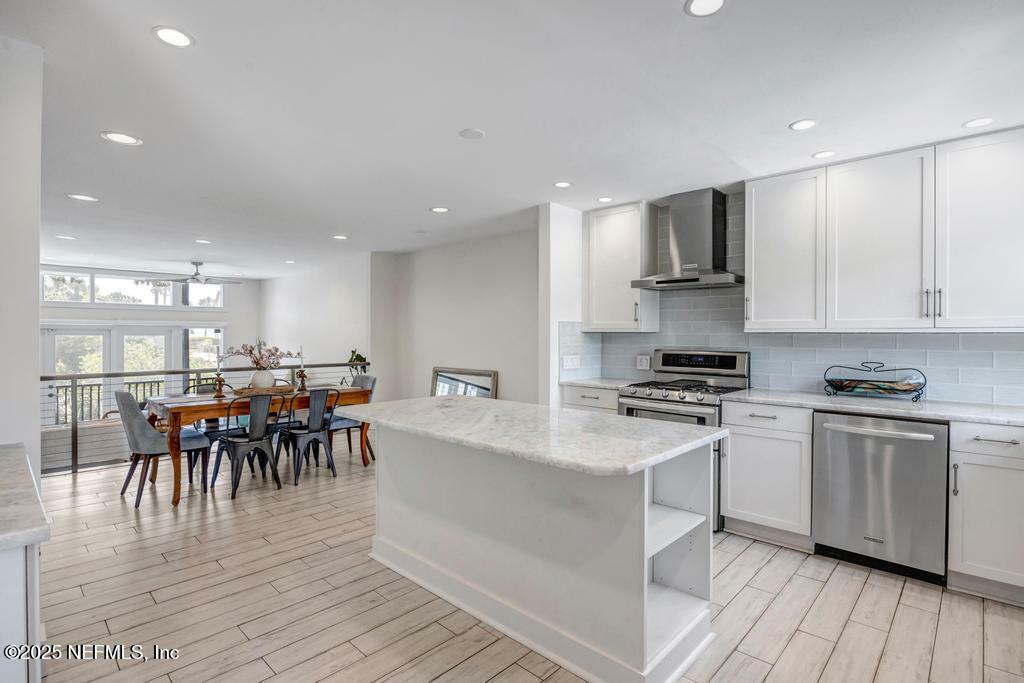 Property Photo: 2325 Seminole Road FL 32233