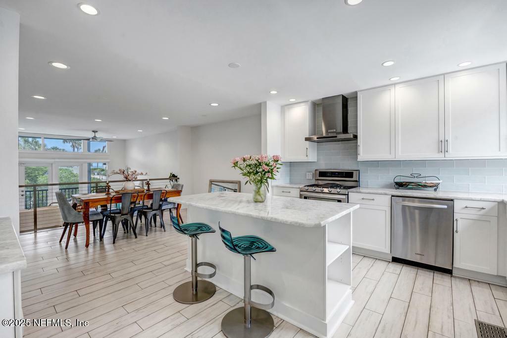Property Photo: 2325 Seminole Road FL 32233