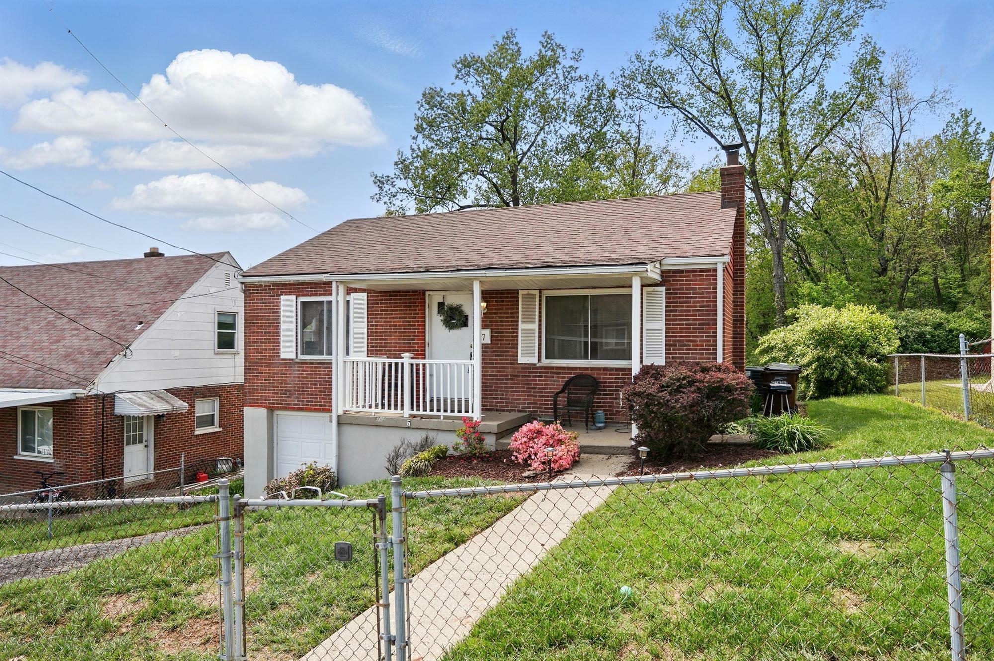 Property Photo: 7 E Ridge Place KY 41071