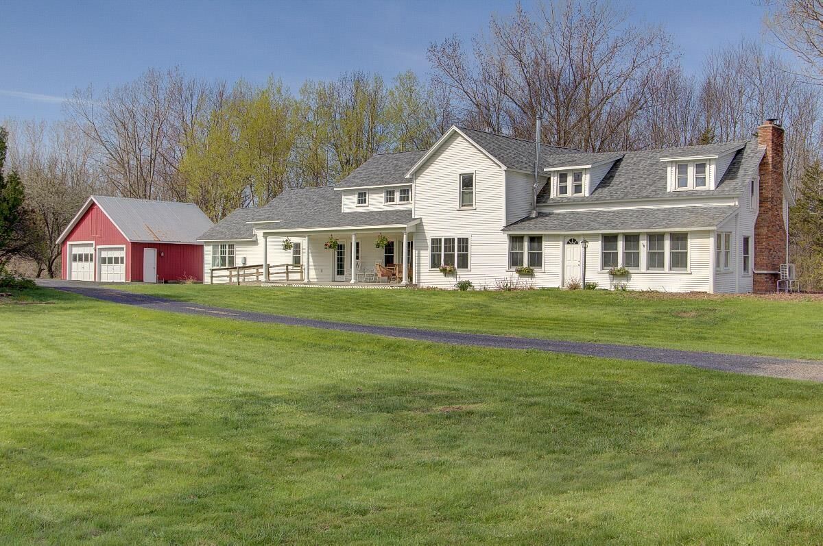 Property Photo: 1009 South End Road VT 05474