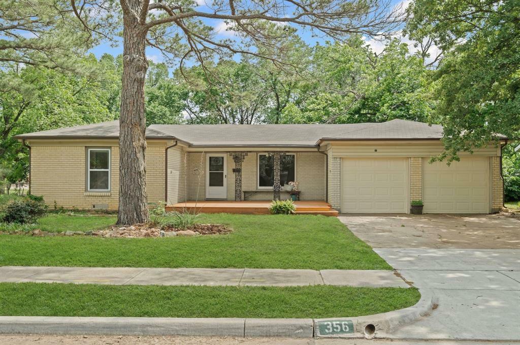 Property Photo: 356 Bedford Court E TX 76022
