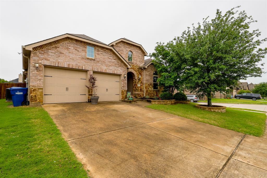 Property Photo: 5325 Datewood Lane TX 75071