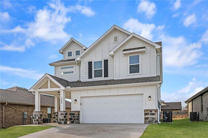 Property Photo:  740 Kendra Street  AR 72753 