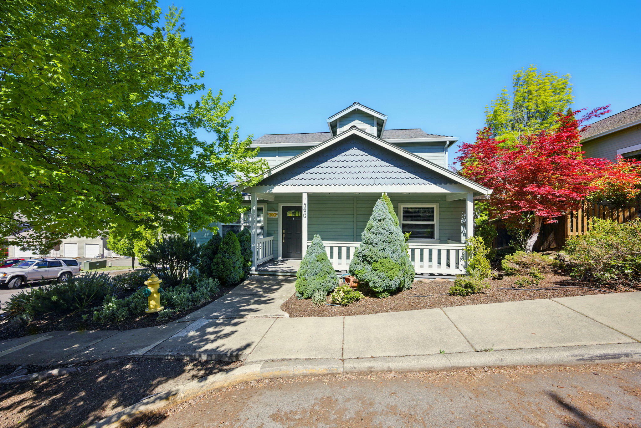 Property Photo: 390 Hemlock Lane OR 97520