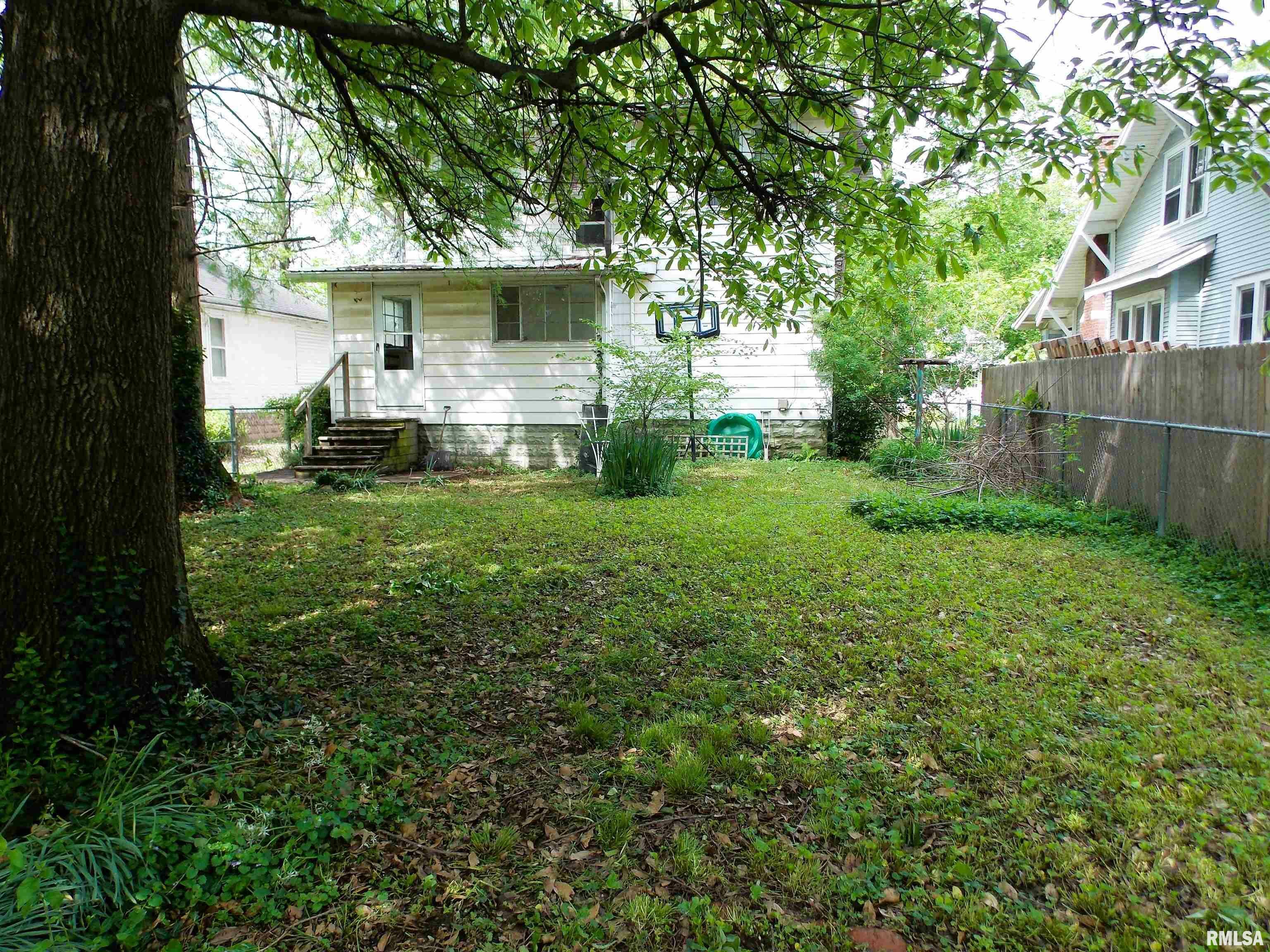 Property Photo: 327 Linden Avenue IL 62801