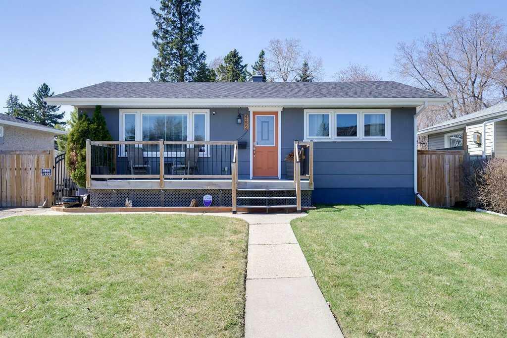 Property Photo: 4222 42 Avenue AB T4N 2Z7