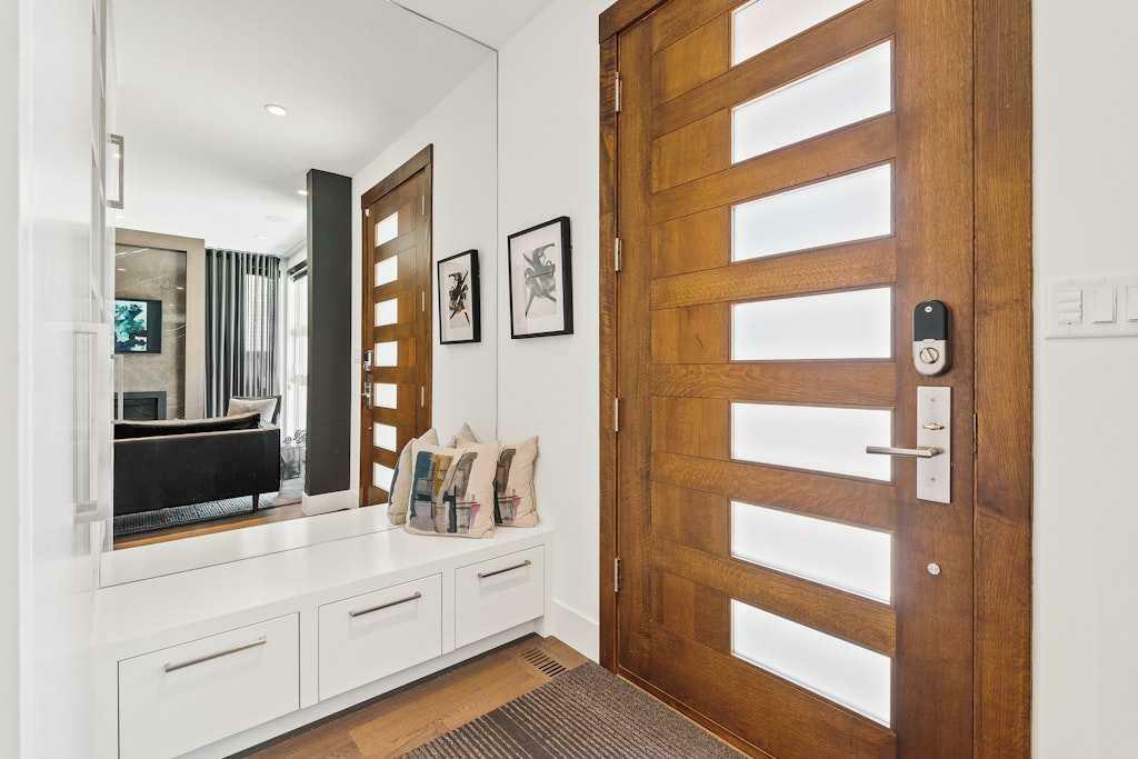 Property Photo: 3815 1A Street SW AB T2T 6P4