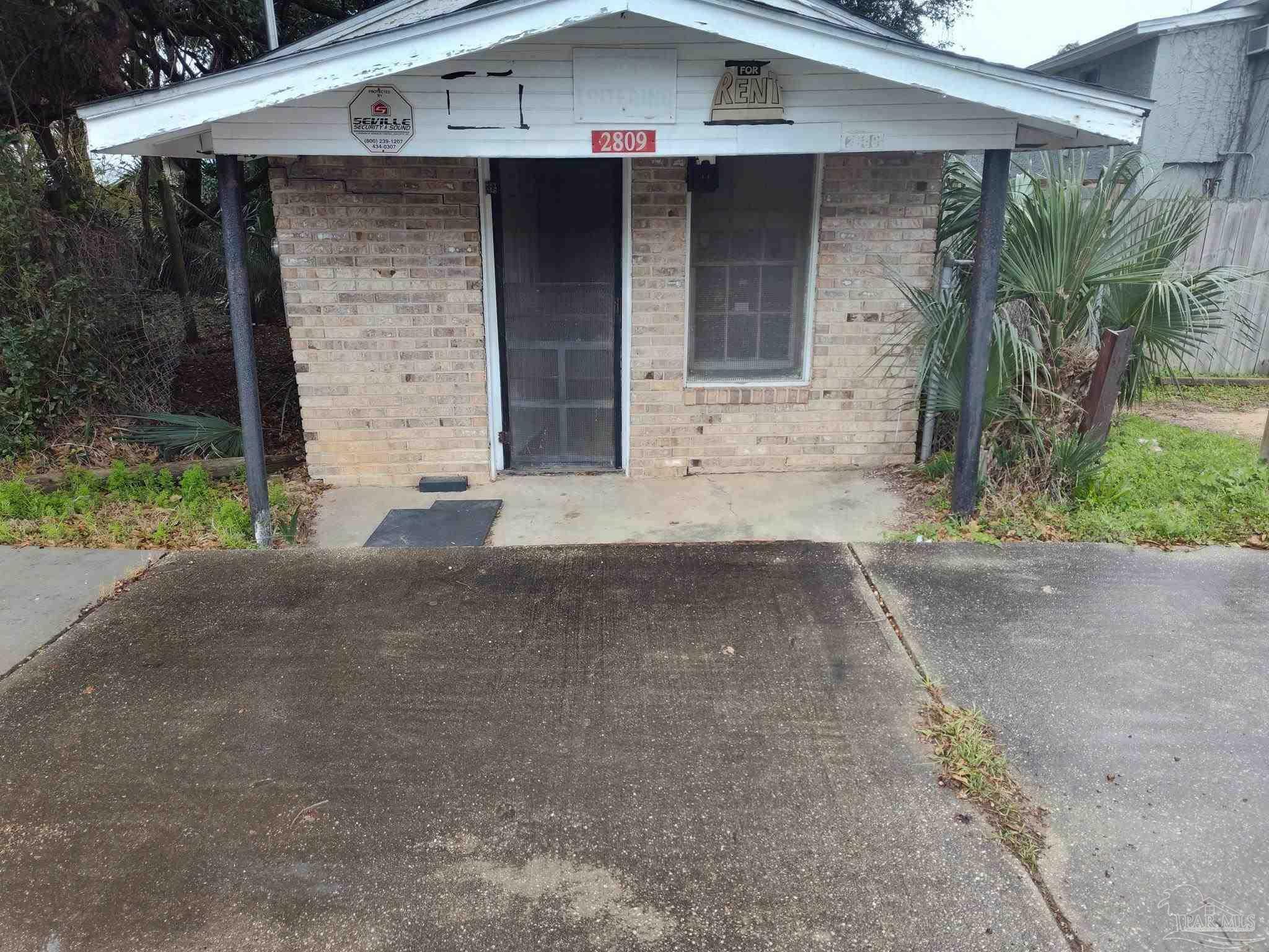 Property Photo: 2809 N Hayne St FL 32503