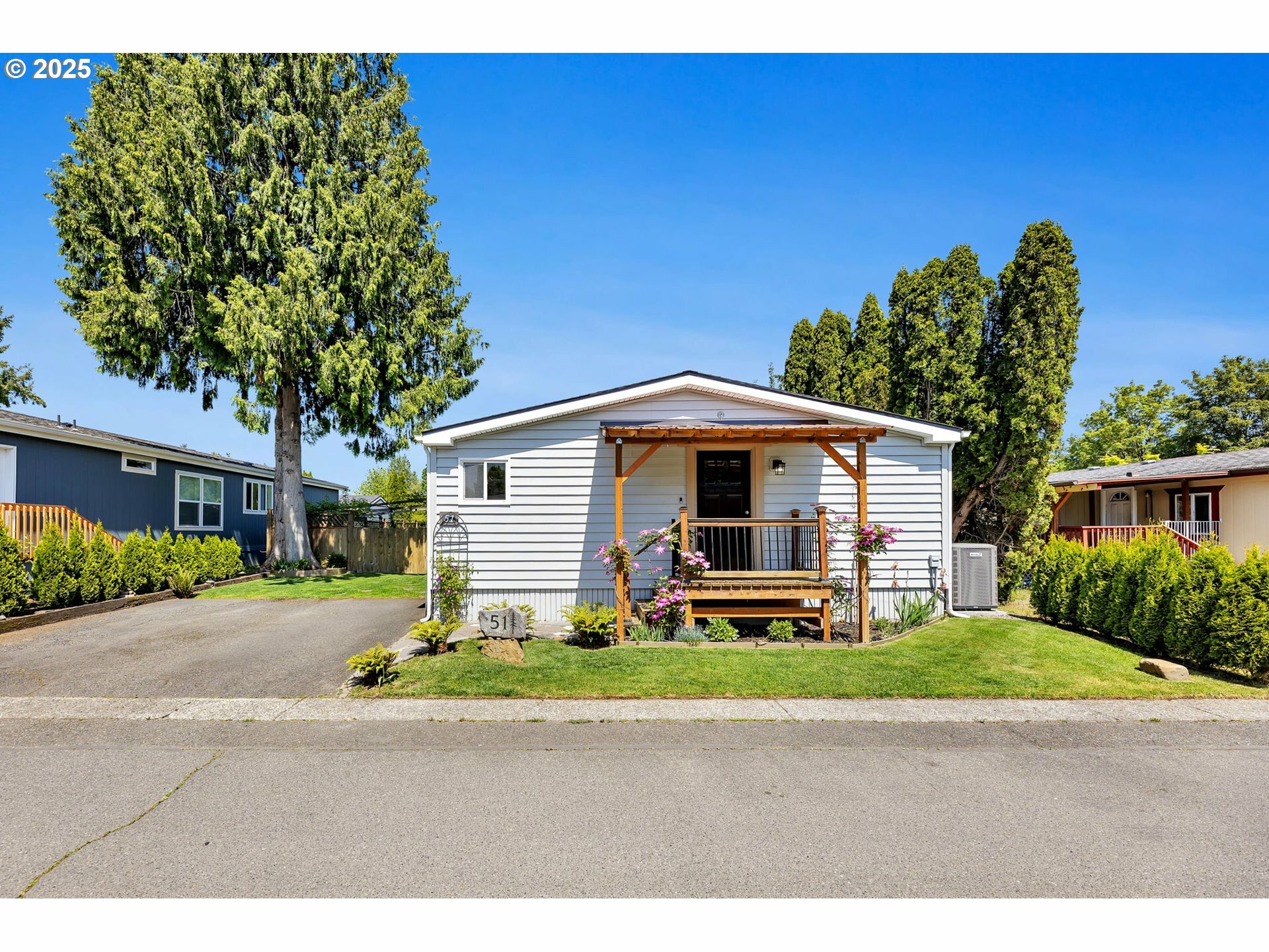 Property Photo: 16812 SE 1st St 51 WA 98684