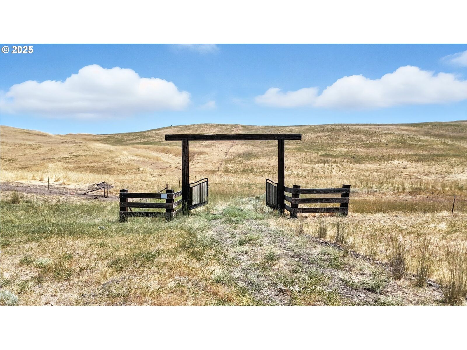 Property Photo:  Sand Rd  OR 97063 