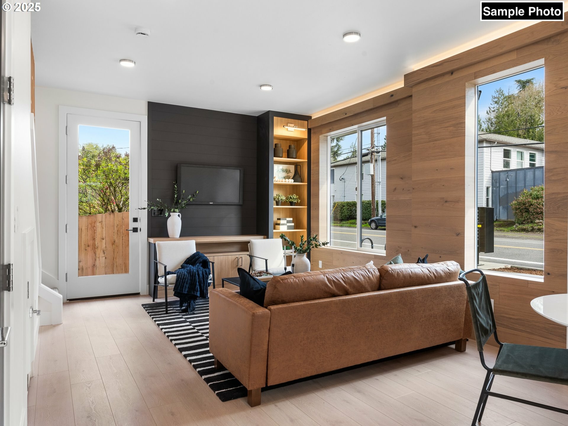Property Photo: 6001 NE 30th Ave OR 97211