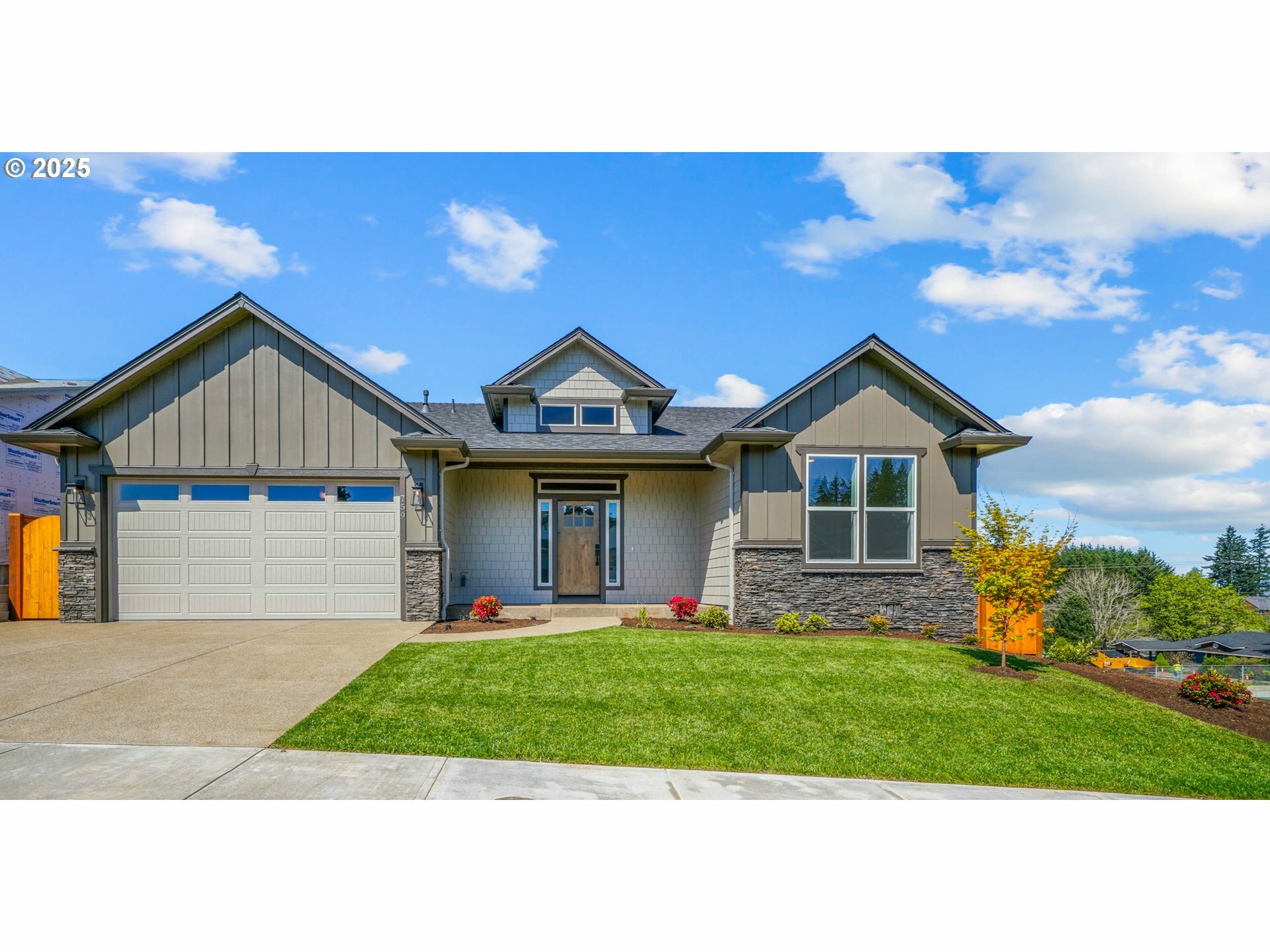 Property Photo: 759 Jordan Elizabeth Ave SE OR 97306