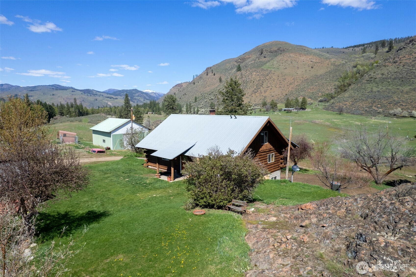 Property Photo: 364 East Chewuch Road WA 98862
