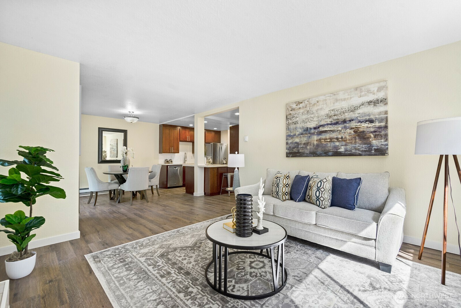 Property Photo: 9512 1st Avenue NE 101 WA 98115