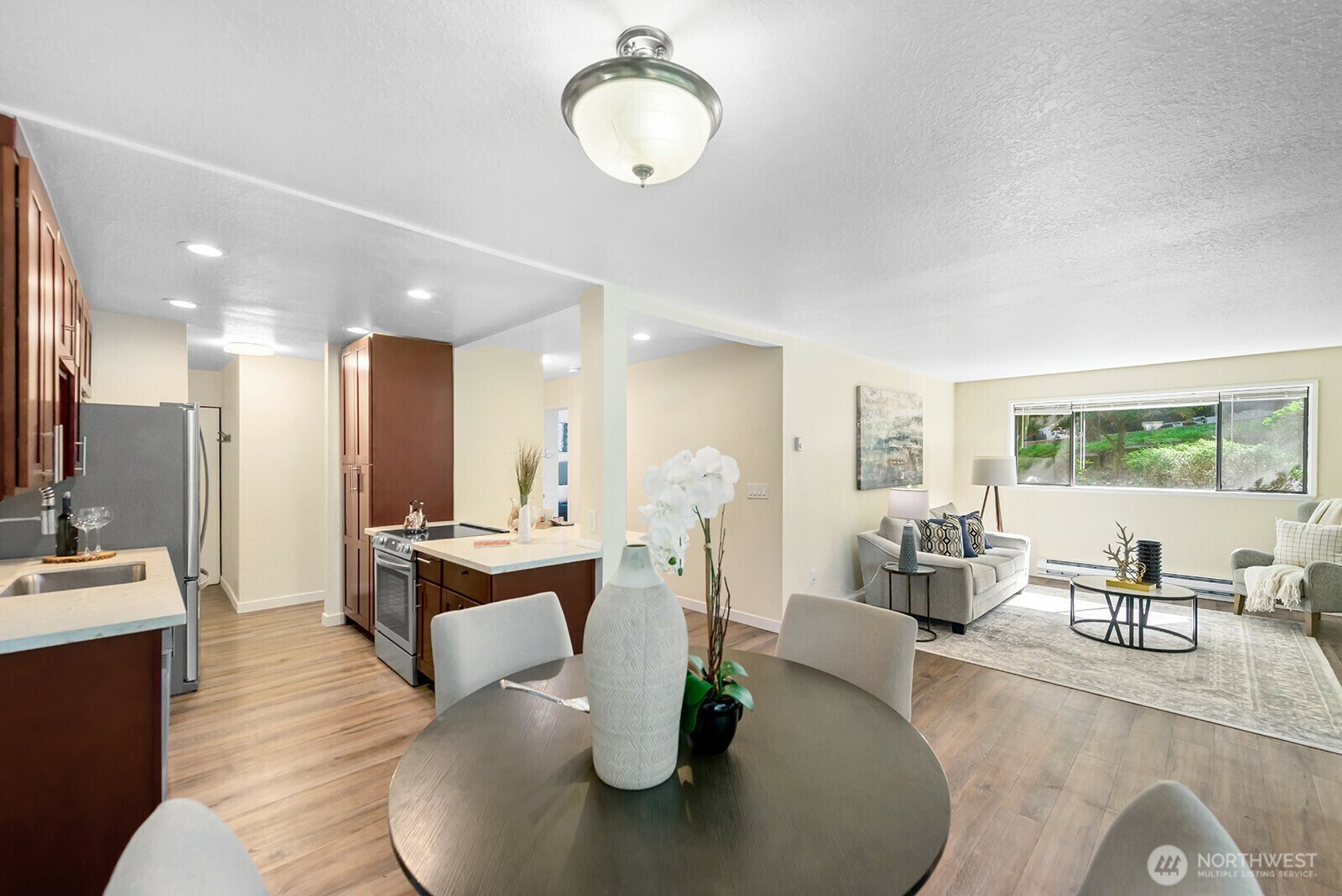 Property Photo: 9512 1st Avenue NE 101 WA 98115