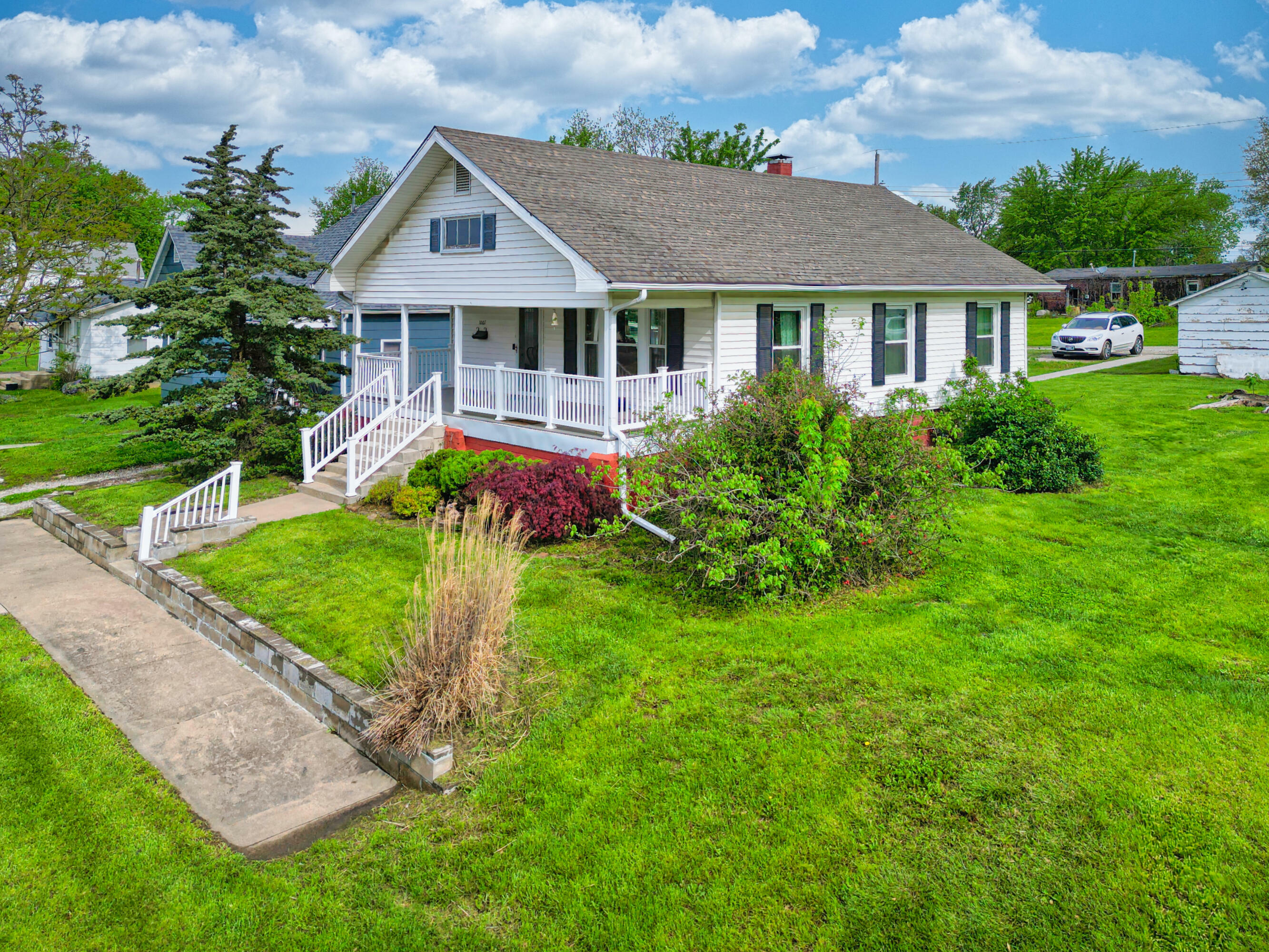 Property Photo: 1007 Myra St. MO 65270