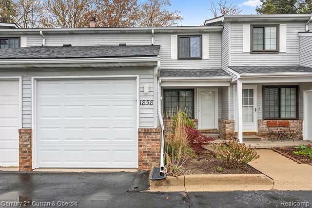 Property Photo: 1858 N Pontiac Trail MI 48390