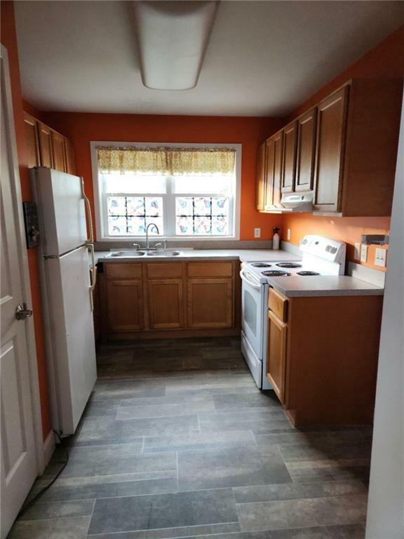 Property Photo: 5 Walker Farm Lane RI 02806
