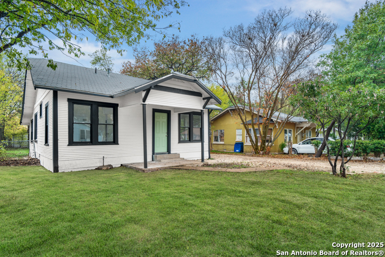 Property Photo: 1734 Thorain TX 78201