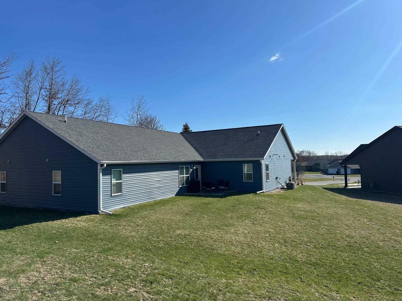 Property Photo:  1817 Ridgewood Circle  WI 54751 